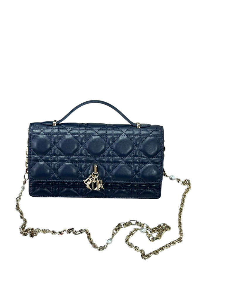Royale Patent Chain Bag